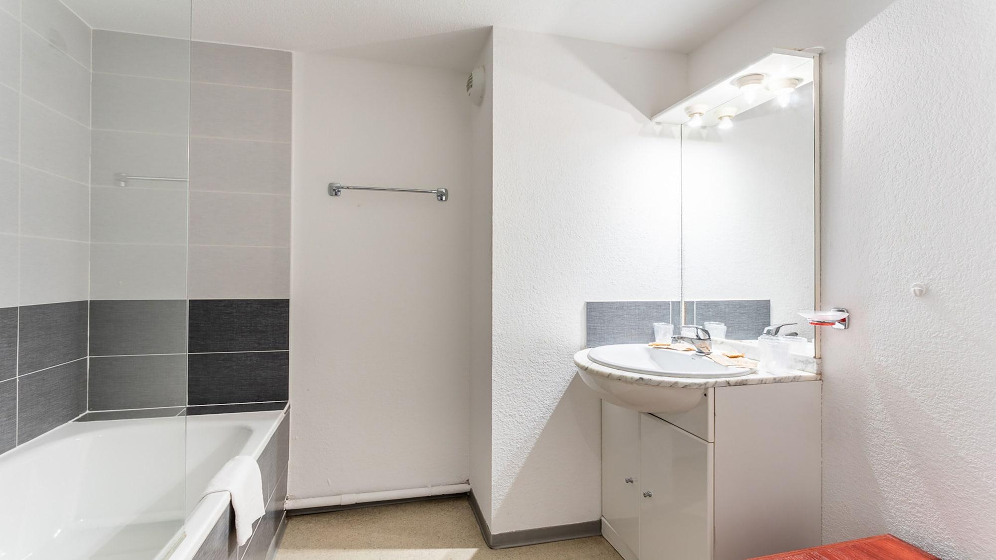 Vacanceole - Residence Le Saint Clair Agde Exterior foto